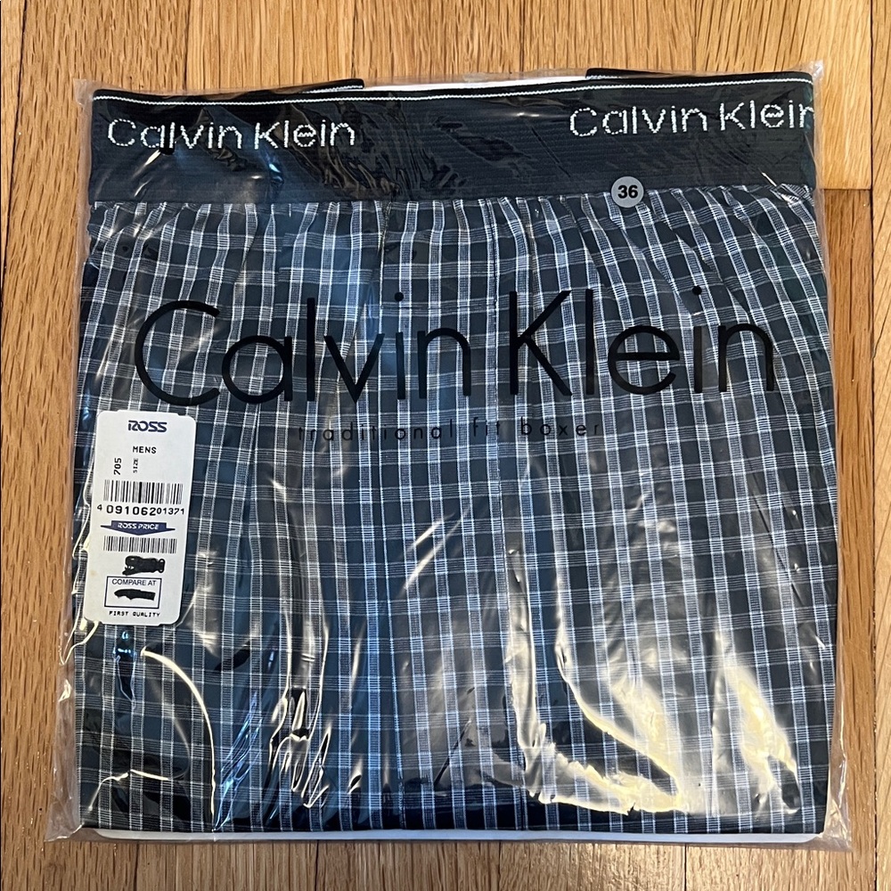 NWT - Vintage Calvin Klein traditional fit boxers - Size 36